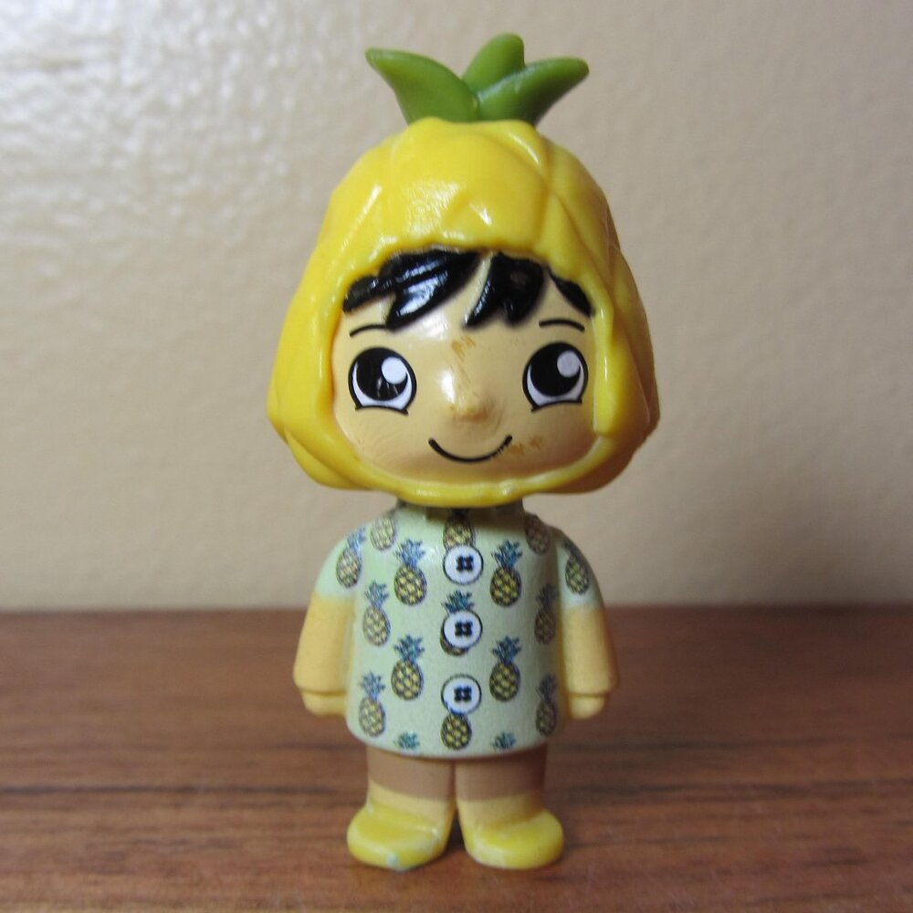 5 for $15 - Ryan's World Mini figure Island Adventures figure pineapple (W5289)